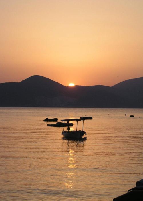 Apartments Grispolis Tivat Exterior foto