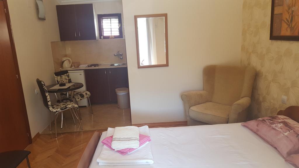 Apartments Grispolis Tivat Exterior foto